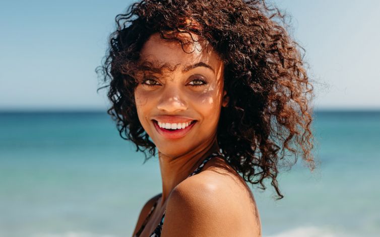 EASY WAYS TO BEACH-PROOF YOUR HAIR