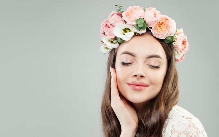CREATE A FANTASTIC FLOWER CROWN FOR JUNE